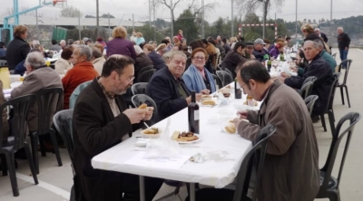 Dinar popular a la pista de Can Canals